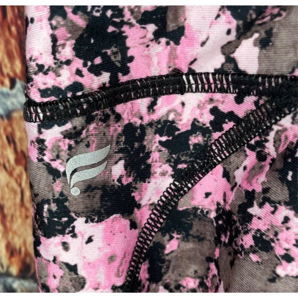 NWT Fabletics High Waisted Powerflex 7/8 Leggings Women’s XS 2-4 Pink Black - Picture 3 of 4